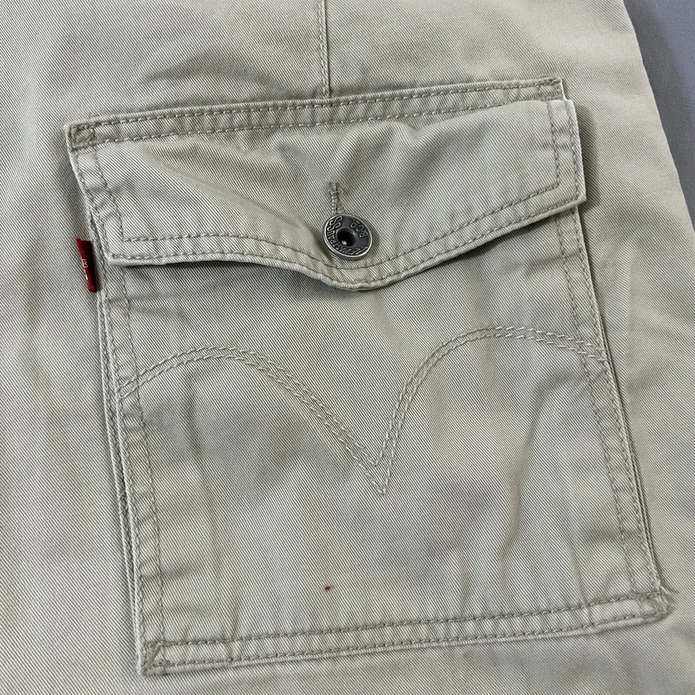 Levis measurements included